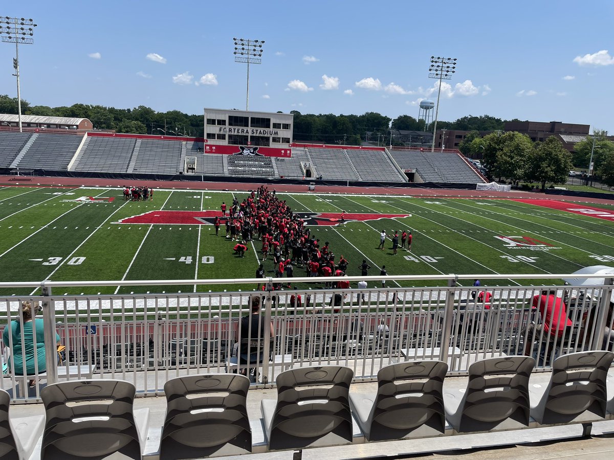 Jack_Herrmann25's tweet photo. I was grateful for the opportunity to compete at the Austin Peay football camp on Saturday. Had an awesome time learning from the great coaching staff at @GovsFB 
@tanner_schuck @APSUCoachSW @CoachjjClark @Govs_Recruiting @CoachHesterFB @wcsRHSfootball https://t.co/1Ci28FdFQi