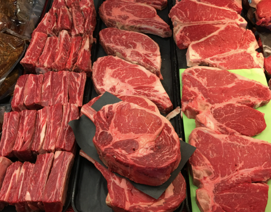 Looking for the perfect steak for dinner? With our wide selection of steaks, you’re sure to find what you're looking for!

edwards-meats.com/meats/beef/
