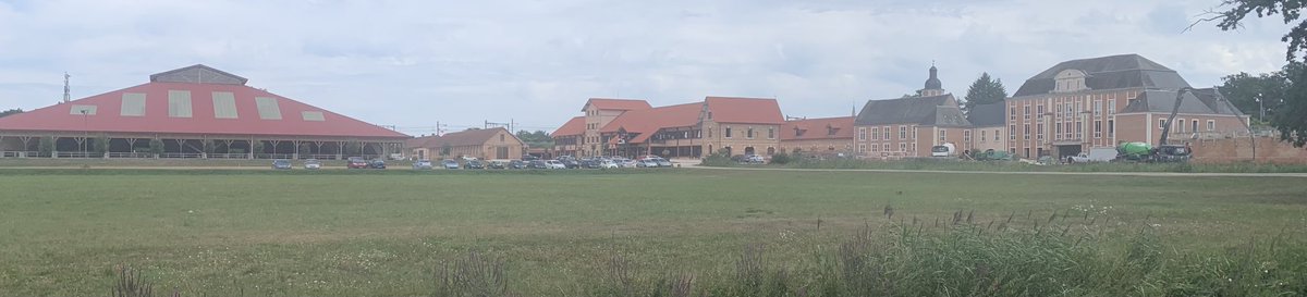 Escapade avec ⁦<a href="/LydieBernard85/">Lydie Bernard</a>⁩ à l’open de France ⁦<a href="/FFEquitation/">Fédération Française d'Équitation</a>⁩ avec une visite très agréable en compagnie de ⁦<a href="/SergeLecomte/">Serge Lecomte</a>⁩ . Partage de dossiers et sujets sur filière équine soutenue par région ⁦<a href="/paysdelaloire/">Pays de la Loire</a>⁩ .