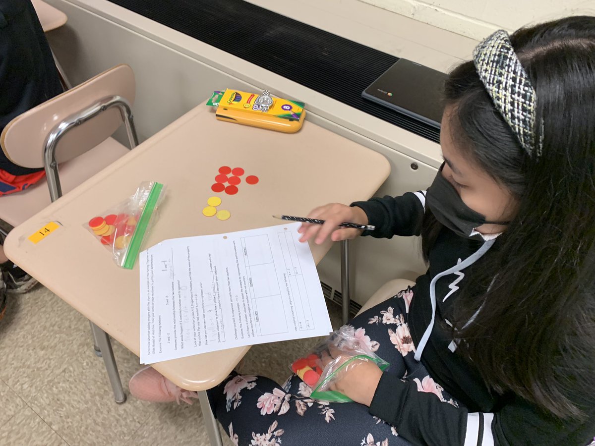 j_eisenberg87's tweet image. #megamath students @CatonsvilleMS use colored counting chips to model problems involving operations with integers @BCPSMATH #highlyengaged #supportingthespp #stagesoflearning