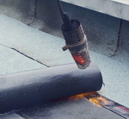 💡 Tip gevraagd! 🚧 Welke #dakdekker heeft aanstaande maandag, dinsdag of woensdag tijd om een #prefab #dakkapel te branden. Dakkapel staat aan de zaak in #Vlaardingen. #dtv #vastedakdekkerisopvakantie