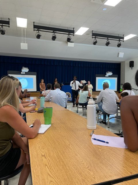 Our first Parent University was a success! “New Parents 101”- Thank you parents and guardians for attending and being so engaged. We can’t wait to work with you this school year! #HESLearningAndGrowing