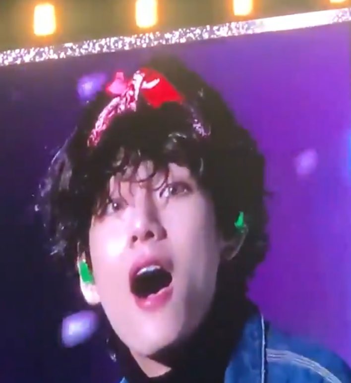 teteforkoo's tweet photo. taehyung as kiki; a thread 🍓 https://t.co/dWGzV3tHSJ