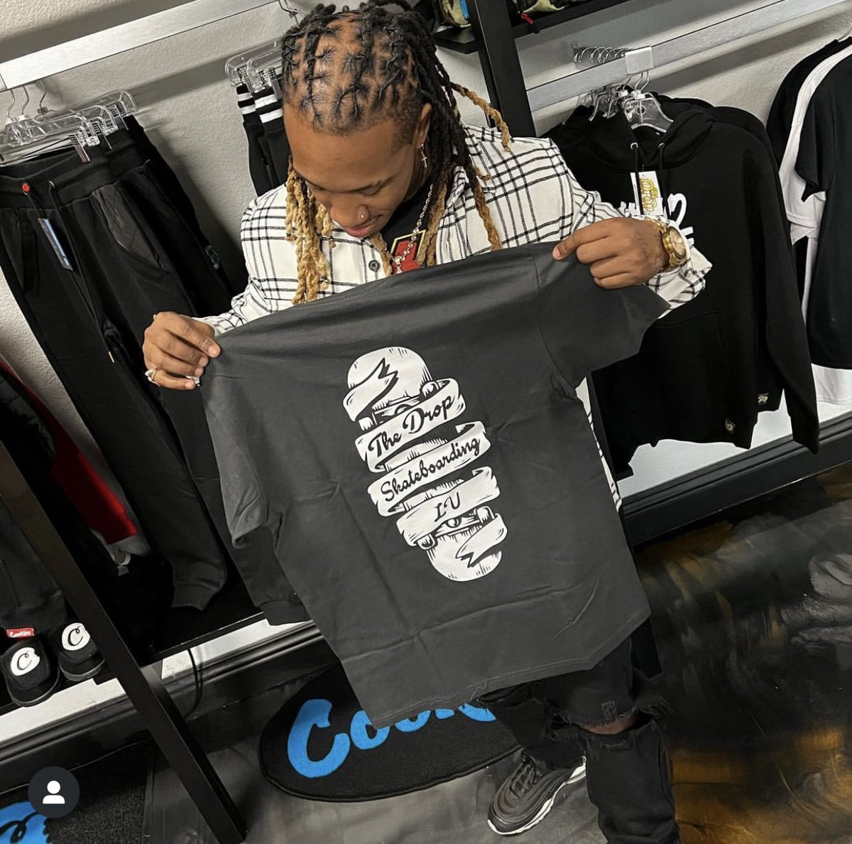 Agenda is thrilled to welcome @thedroplv to Agenda Market. Until August 1 use code THEDROPLV for discounted admission!! 
#AgendaLasVegas #Agenda  #streetwearstyle #thedropskateboardinglv #supporttheculture #lasvegasstrip #lasvegas #lasvegaslocal #cannabisculture #skateboarding