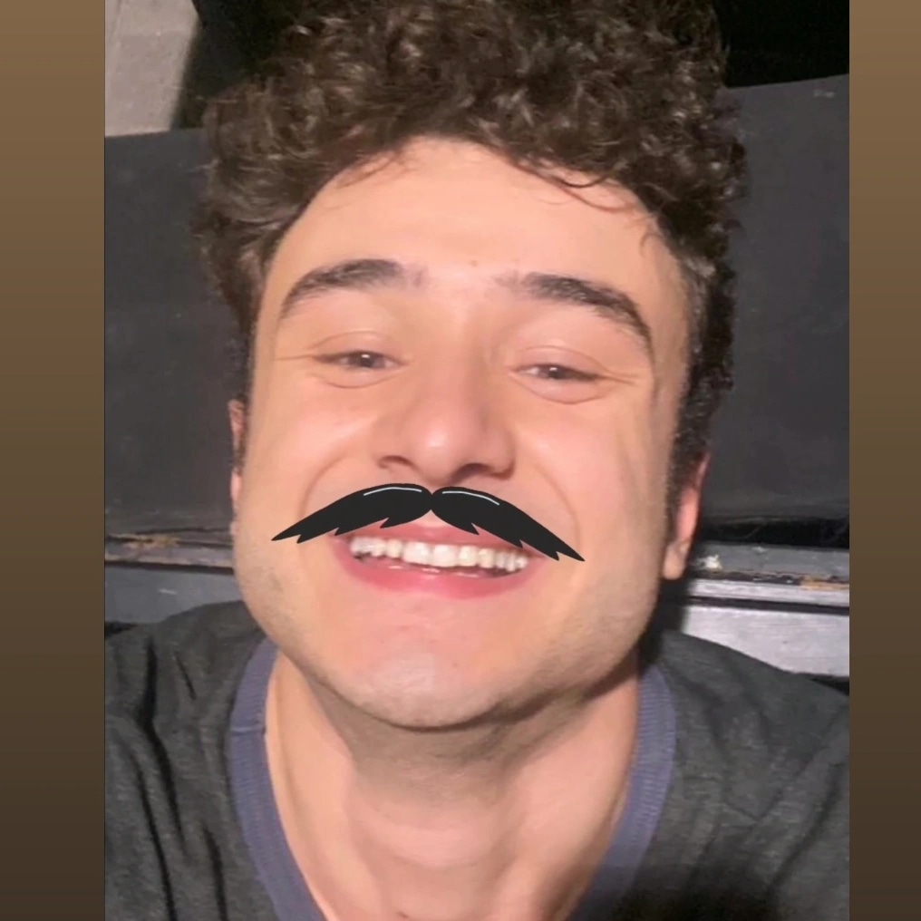 bir gün ölürsem tabutumun önüne bu fotoyu koyarak uğurlayın beni aşkolar ajsjaks