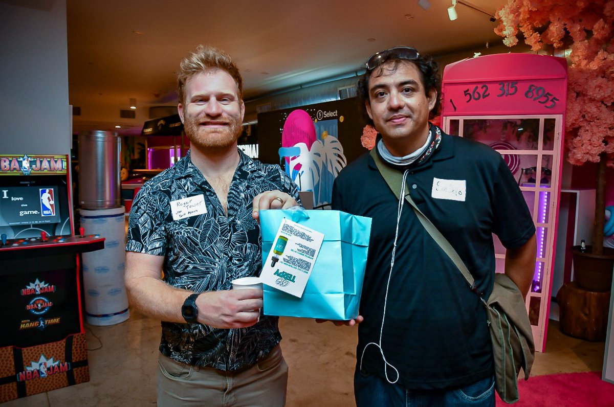 thecannachamber's tweet photo. Sharing more pics from our event last week at Green Street - Los Angeles Expo &amp; Mixer! Thanks for attending! Photo credit: Look At You GO! Photography by Ginger Michele @lookatyougophoto @gingermichele

#Cannabis #Event https://t.co/1YRVUCerQz