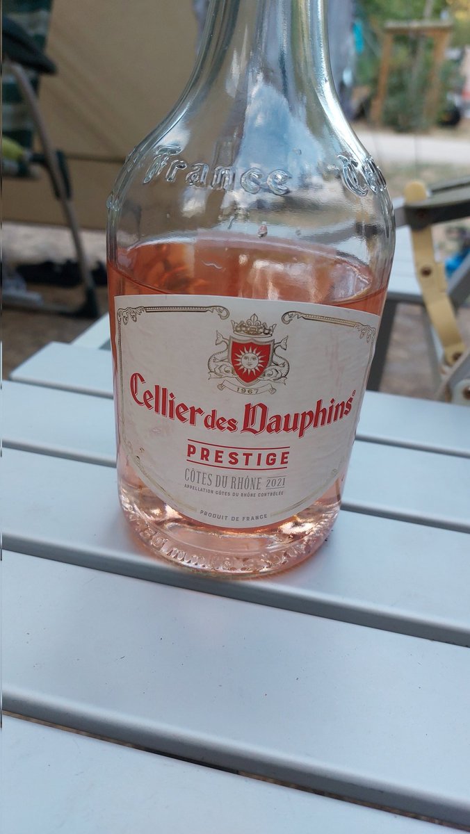 cloudtje1's tweet photo. We zijn dan wel niet on #Tulette, maar deze drinken we vanavond wel 😃 https://t.co/6MLzcAelEL
