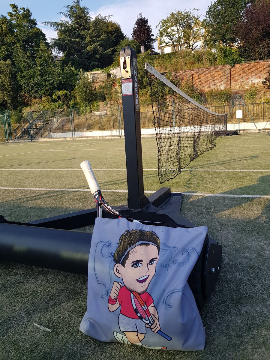 HeleneWithOneL's tweet image. Well, I lost too 🤷🏻‍♀️