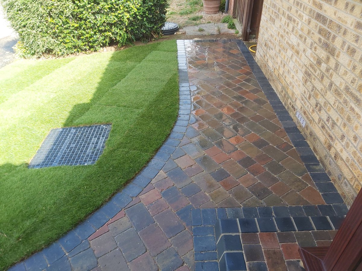 JOB DONE! @BradstoneUK woburn rumbled in autumn with new lawn #BradstoneAssured