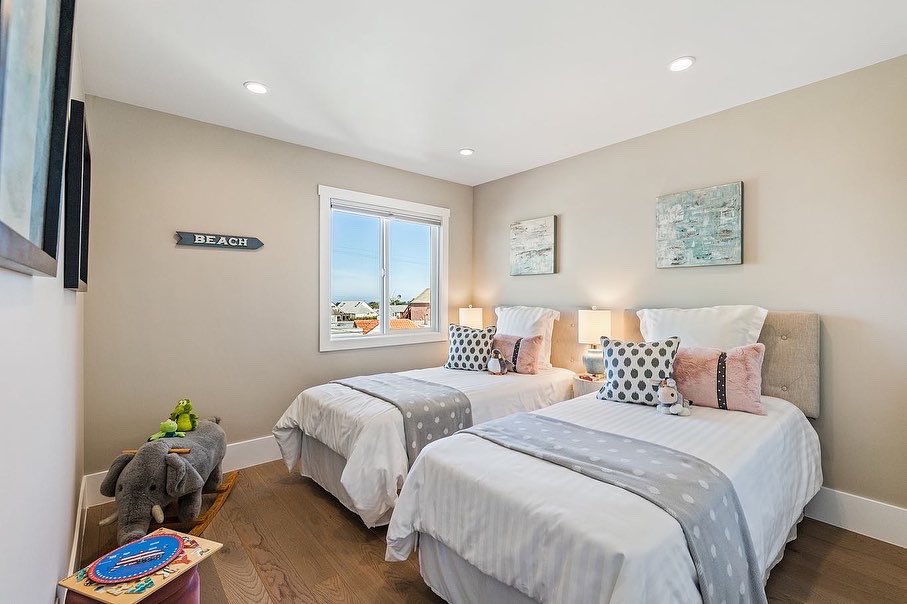 ToboniandCo's tweet photo. SOLD! One-of-a-Kind fully-remodeled 3-level home in the Outer Sunset!#JustSold  #SellerRepresented #TheToboniTeam #OuterSunset #SFRealEstate #Compass https://t.co/k0iHRr00BZ