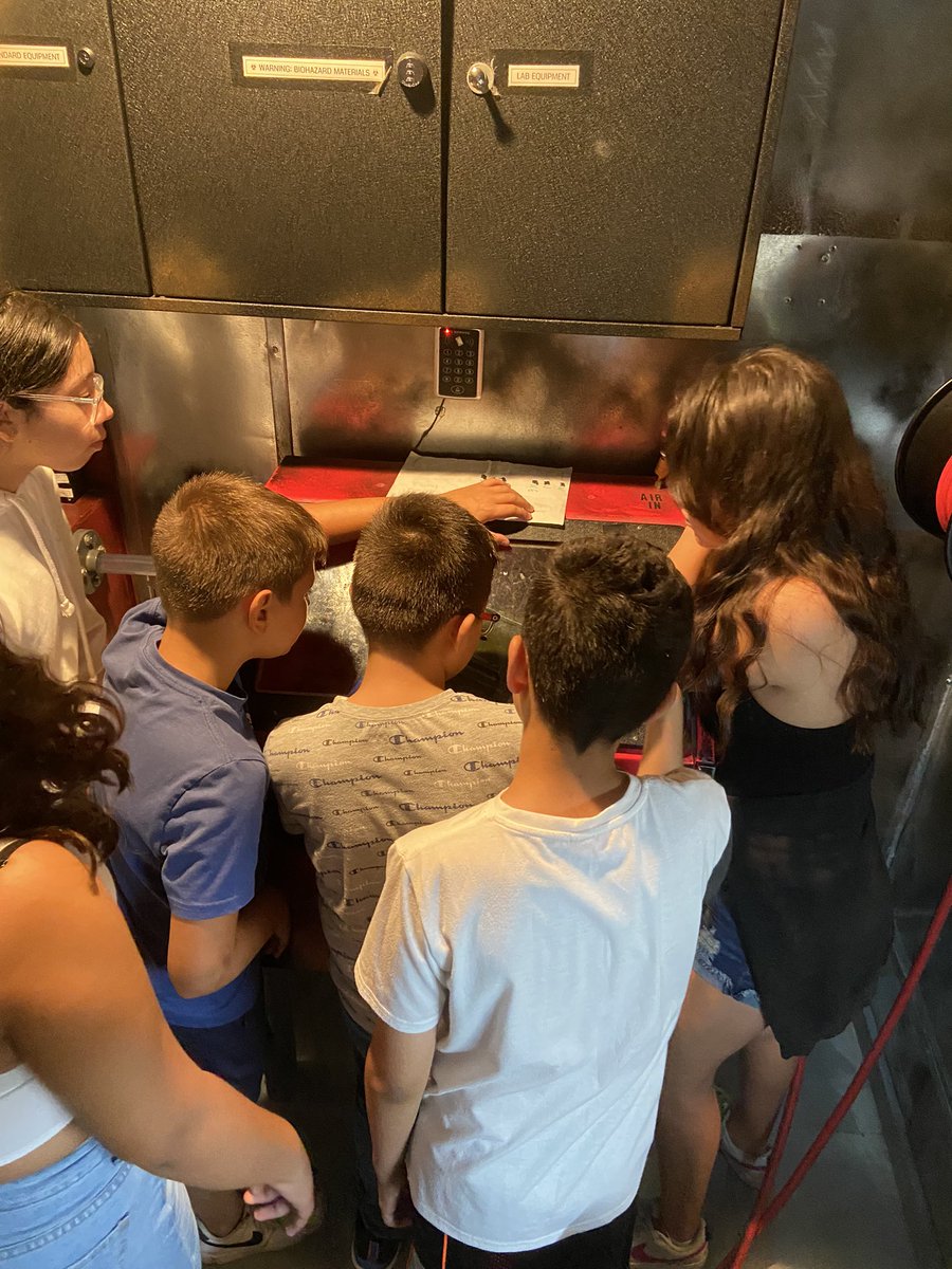 We were definitely challenged today.  Loved seeing the teamwork!#MineolaProud <a href="/MineolaMS/">Mineola Middle School</a> <a href="/Ms_gomez67/">Masiel Gómez</a> <a href="/MrDeRisi/">Biagio De Risi</a>