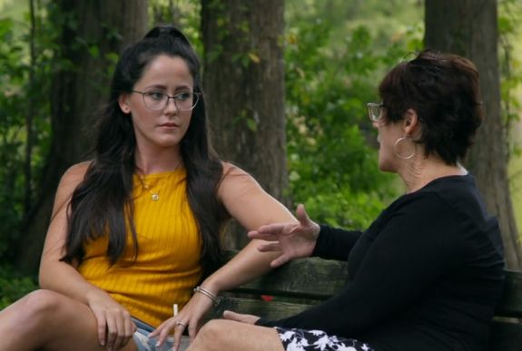 'Teen Mom' News Pile: Barbara Evans warns #TeenMomYoungAndPregnant girls not to end up like her daughter Jenelle; Amber Portwood reveals her massive 'Teen Mom' salary & more #TeenMom news: https://t.co/VhKzC28yAN https://t.co/KfLJ7xhTBm
