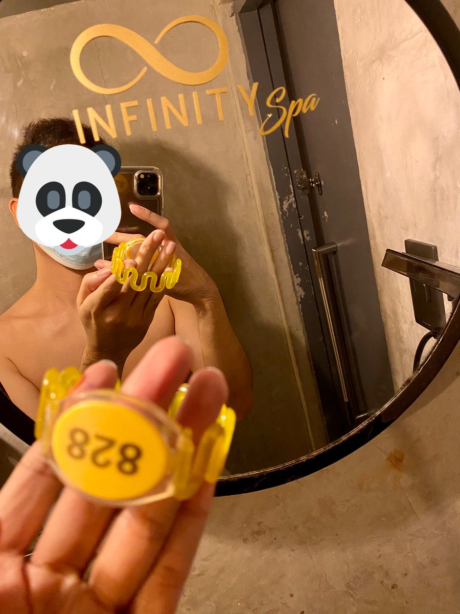 Omuronn1's tweet photo. Locker 828 earlier at Infinity Spa Kapitolyo around 10 PM. https://t.co/lvMdglC4N5