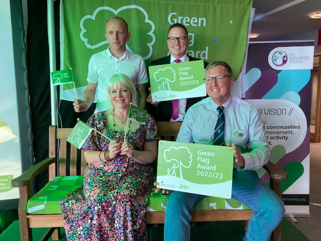 💚Fantastic News - Beck Bottom Community Garden Group from Hensingham, Whitehaven, Cumbria have won their first Green Flag Community Award - we were presented with our award at Doncaster yesterday - what a fabulous day-proud to be flying the Green Flag💚
#GFA2022 
#GFAWinners