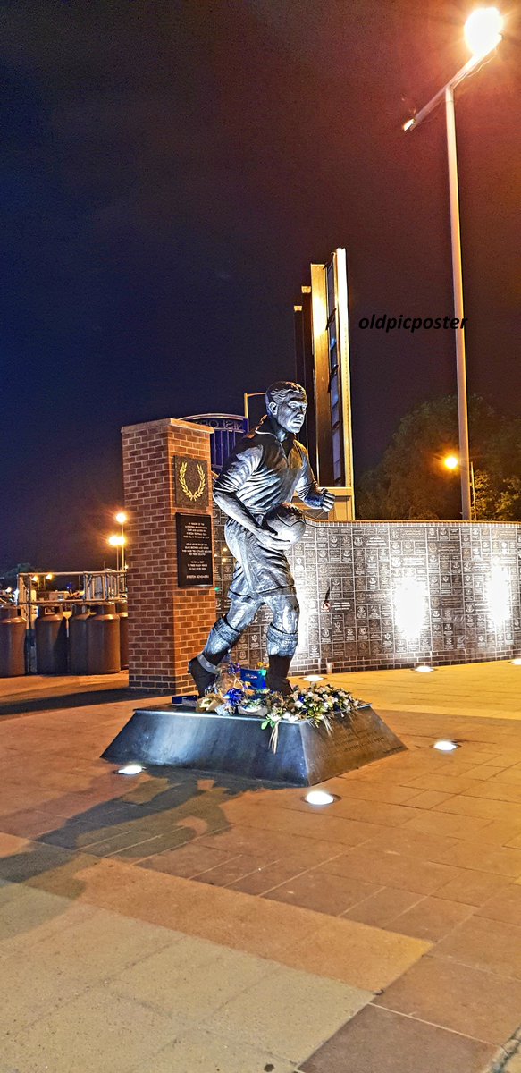 Kathleen on Twitter "Dixie Dean Statue, outside Goodison Park EFC"