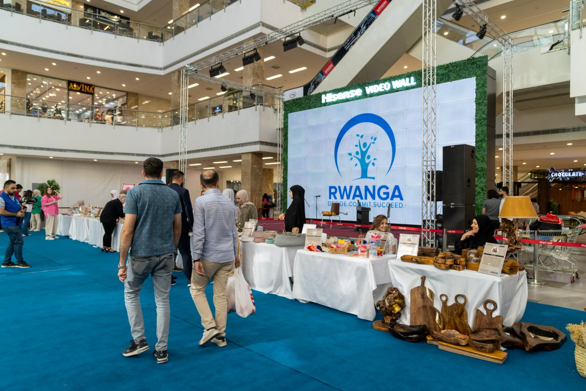 RwangaFdn's tweet photo. #HandmadeBazaar for supporting the local brands is being held in Majidi Mall Sulaimani. '22' local brands are participating in our #HandmadeBazaar that is for two days. The bazaar is part of the #IraqHandmade project. https://t.co/Fso5v87Nyh