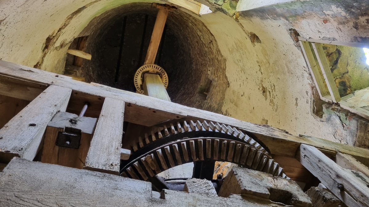 ng_conservation's tweet photo. I have always wanted to work on a windmill, yesterday I ticked that box. Condition survey of an early 19thc mill in the Vale of Glamorgan. #conservation #consolidation #restoration #heritage #surveying #historicpreservation #historicstructures #Wales #valeofglamorgan https://t.co/c8acfM5cP1