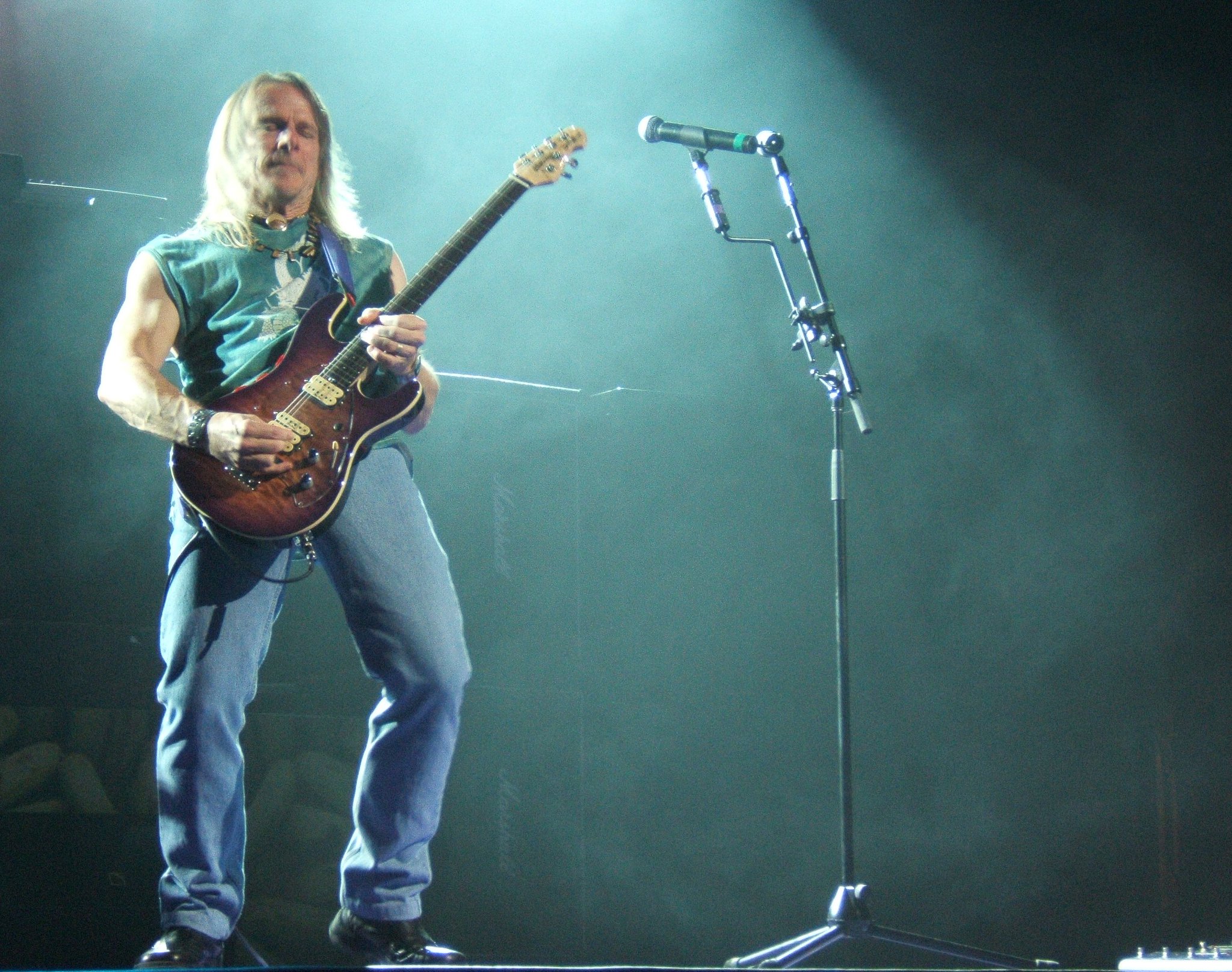 Happy Birthday to Steve Morse. Great player and one of the nicest guys you\ll ever run into 