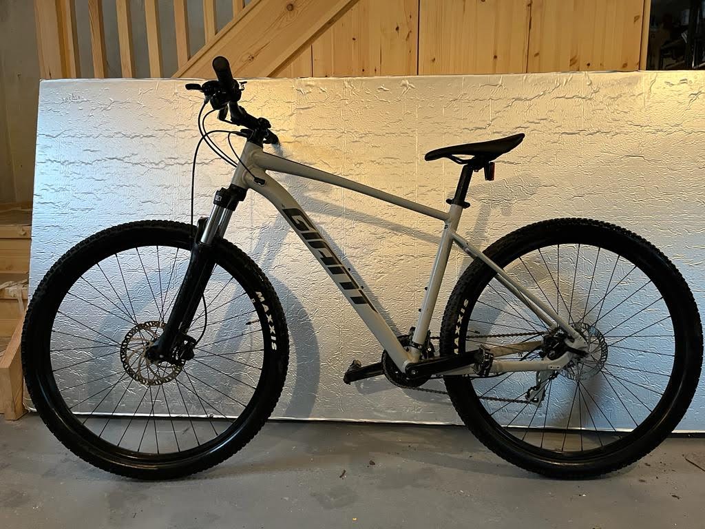 My son's bike was stolen from Rosslare Strand. He really needs it as a mode of transport to work and study. If anyone has any information, please get in touch! 

#rosslarestrand #rosslare #wexford #stolenbike