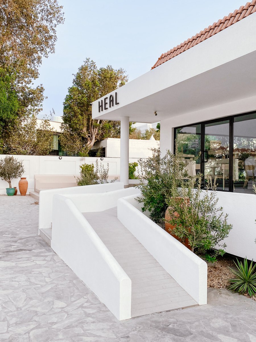 i___3b's tweet image. من أفخم المقاهي اللي مريتها بالفترة الآخيرة: