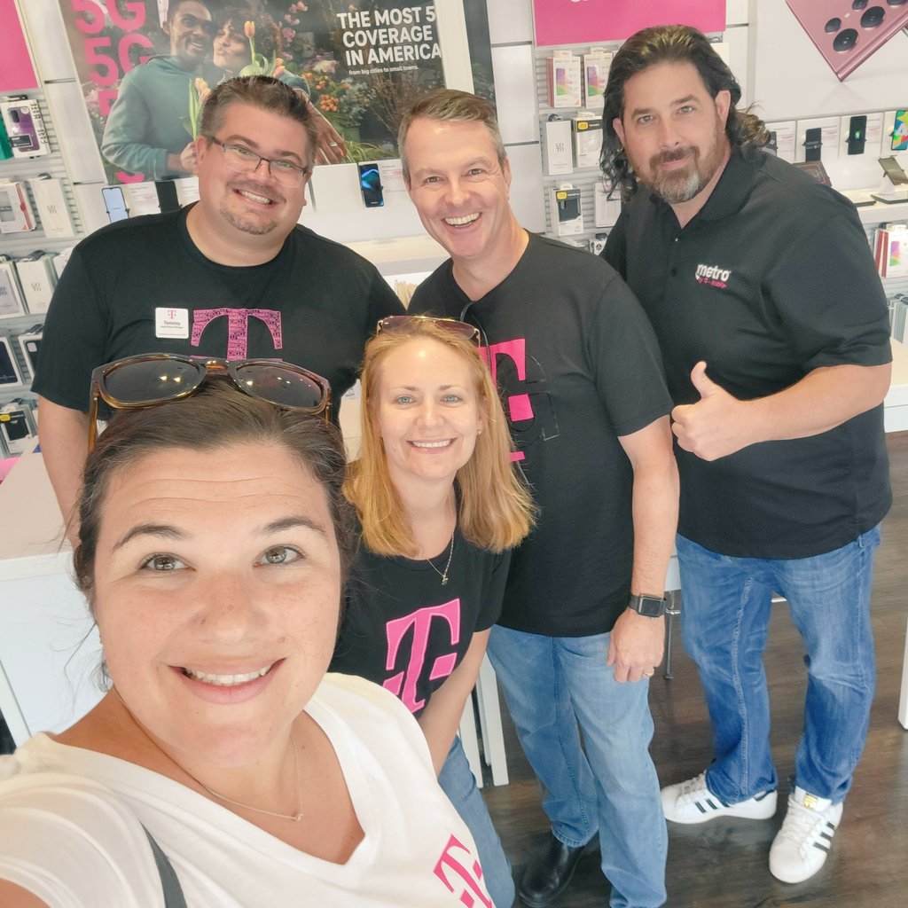 Today, I got to spend some time w. the man, the myth, the legend 🦸‍♂️ @John_Dief at Q-town. I let these experts stick to the solving customer pain points w. finesse while I manage the selfie marketing 🙌🥳🦅. #SMRA #OneTeamTogether