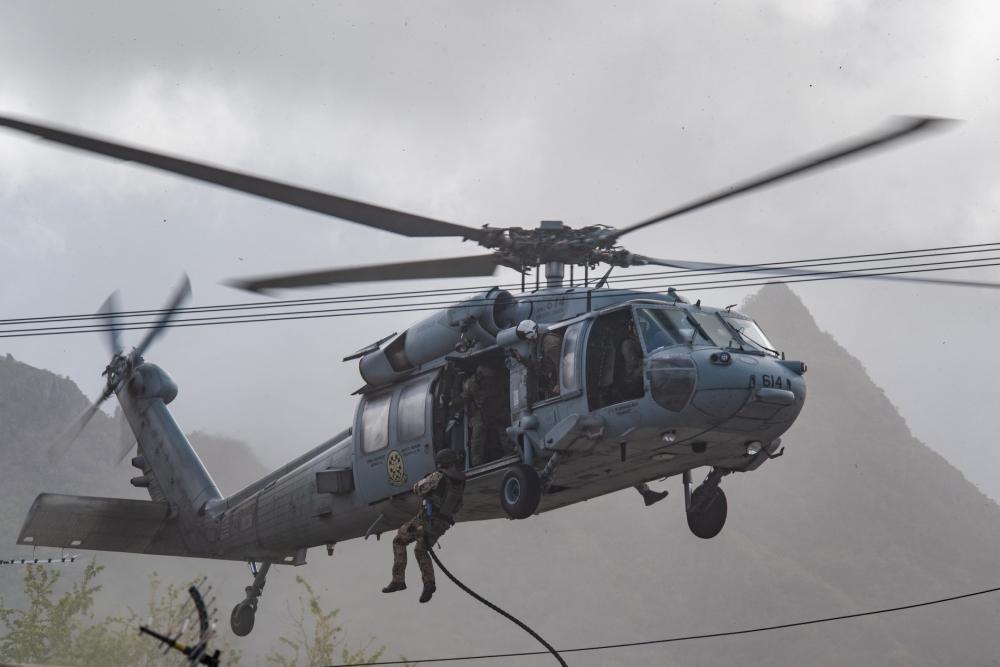 INDOPACOM's tweet image. #CapableAdaptivePartners
 
🇺🇸–🇩🇪–🇮🇳 
 
Multinational #SpecialOperationsForces participate in Military Operations on Urban Terrain training during @RimofthePacific #RIMPAC2022. #FreeAndOpenIndoPacific #Readiness #Lethality 
 
@USARPAC
 
📸: MC3 Dylan Lavin