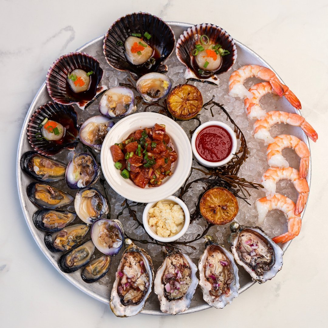MarketBroiler's tweet photo. 🦪 When it comes to seafood, we create MASTERPIECES! Literally! Come try our new appetizer “The Masterpiece” along with tried-and-true favorites like our Sweet &amp; Spicy Calamari! #MarketBroiler https://t.co/xcO2ovlOL4