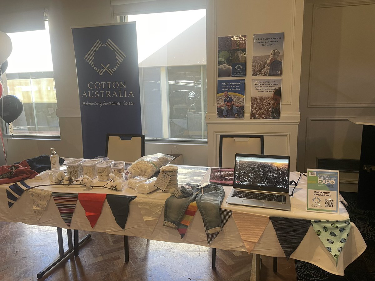 HBrickhill's tweet image. Talking all things #cotton at the Griffith Business Chamber #Careers Expo. Great to chat to students and jobseekers and give them a feel for what the industry can offer! @CottonAustralia