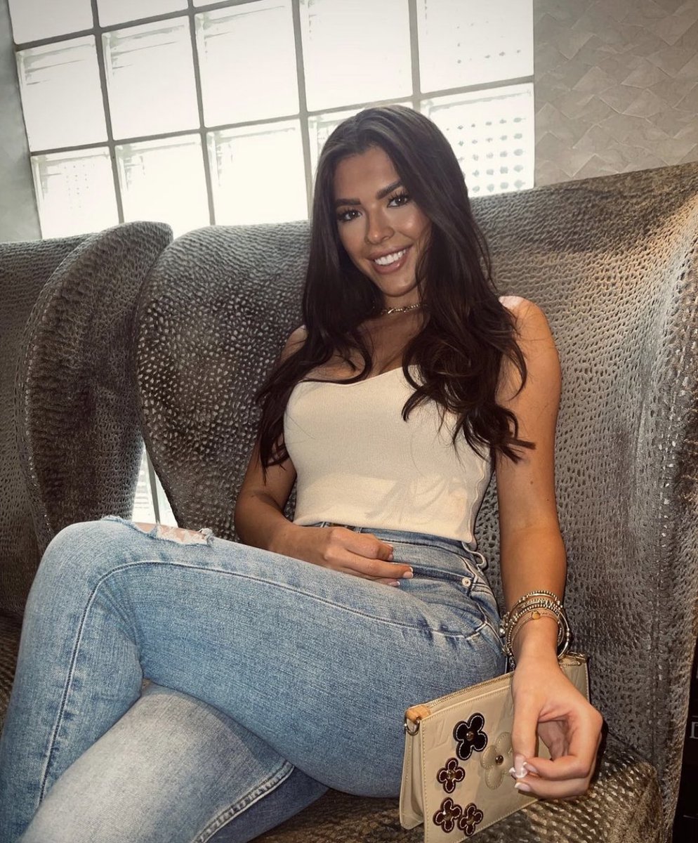 Retweet if you think Gemma should get the #PLTdeal 🙏💖