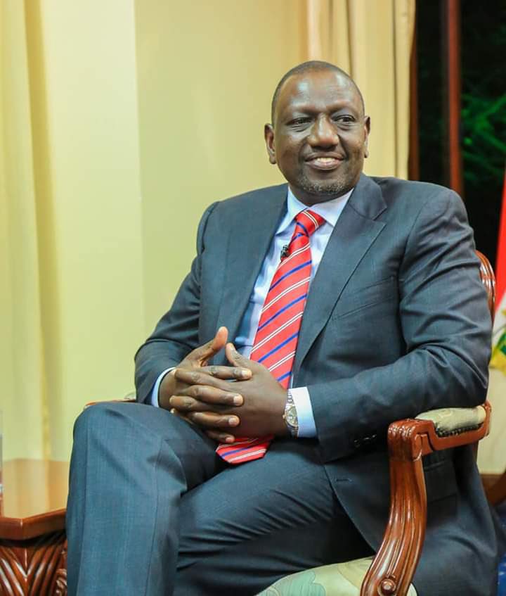 ceeyemnjeru1's tweet image. Honestly who would you vote for between Ruto and Raila??

Retweets 🔄 for  William Ruto

Likes ❤️ for  Raila Odinga

SK Macharia William Ruto KPLC Kumbe #Uongo #JKLive Nonini Mike sonko