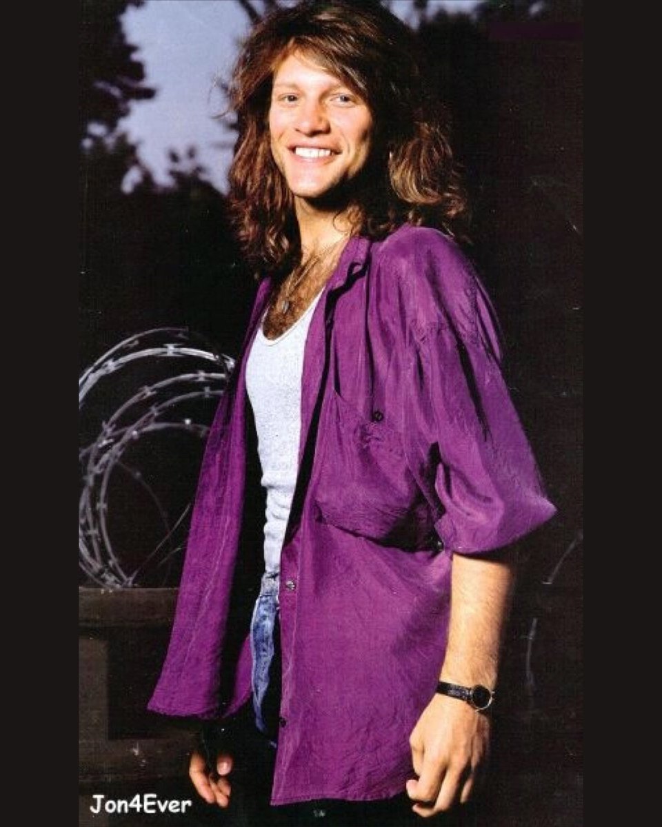 jane_jbj's tweet photo. Jon on the cover of Kerrang! mag, issue: July 28, 1990 #BonJovi #JonBonJovi 💜💫credit to the owner https://t.co/I4bOMAHjfq