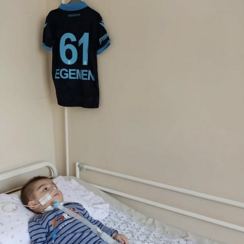 deplasske's tweet photo. egemen kardeşimiz için maddi manevi desteğimizi gösterelim. yayabildiğimiz kadar yayalım.

#EgemeneUmutOl https://t.co/1ltI2f02rk