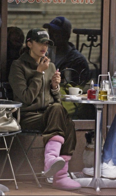 Jessica Alba in the early 2000s is a whole mood https://t.co/0qcKmUCYXx<a href="/tag/fyp"class="tags"><span>#fyp</span></a>