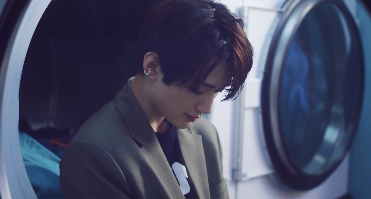 vrvrasfilms's tweet photo. yongseung as o

- found family
- full of emotion
- aesthetic is one of a kind

#VeriVery #베리베리 #VRVR #용승 https://t.co/oFGTFIrtYZ