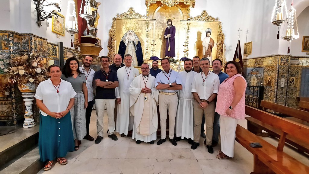 📣 #ActualidadEnSanGonzalo | El sacerdote <a href="/BlascoRuben/">Ruben Blasco</a> celebra su primera misa en #SanGonzalo

📌 La hermandad becó sus estudios en el <a href="/SeminarioSev/">Seminario de Sevilla</a>, y este jueves 28 de julio ha jurado las reglas ante nuestros titulares tras su ordenación sacerdotal

➡️ hermandaddesangonzalo.es/el-sacerdote-r…