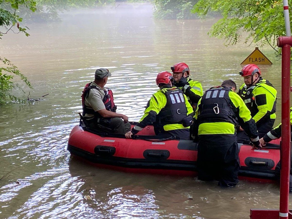 Olivia Bailey on Twitter "RESCUES CONTINUE Bristol, Virginia Fire