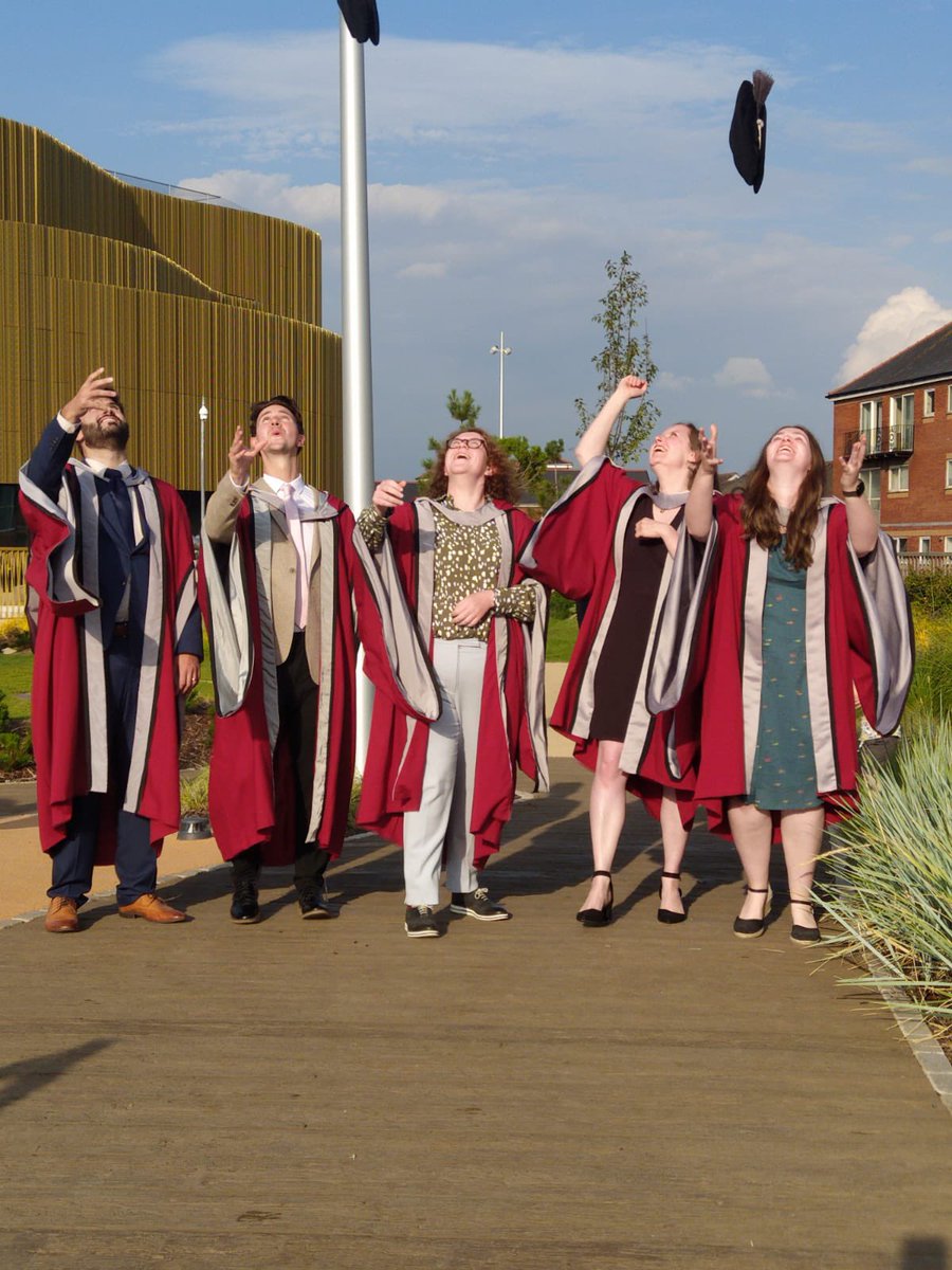 Great to celebrate the end of my PhD with the rest of the office 037 gang <a href="/jessica_minett/">Dr Jess Minett</a> <a href="/EcologyImages/">Dr Frances Ratcliffe 🇪🇺⭐</a> <a href="/iammatthwatkins/">Matt Watkins</a> @swanscience