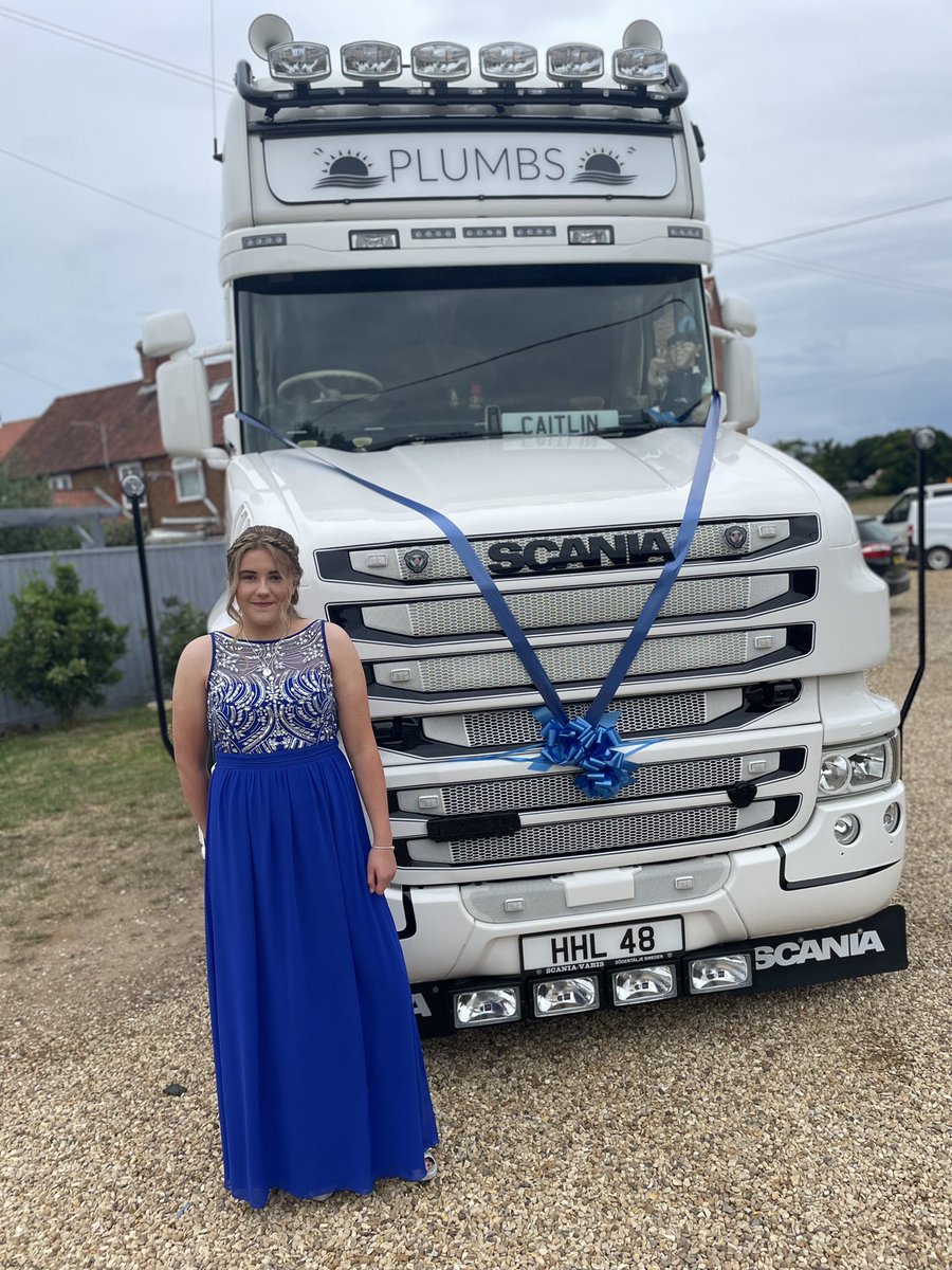 Pjredland's tweet photo. Hereโs a few pictures from my daughters @Smithdon_High prom where i was a proud dad to take her in a @ScaniaUK t730
Big thanks to Mitch and Steve for the opportunity.
#scania #tcab #v8 #bullnose @TruckEast https://t.co/BYicIn8hrS