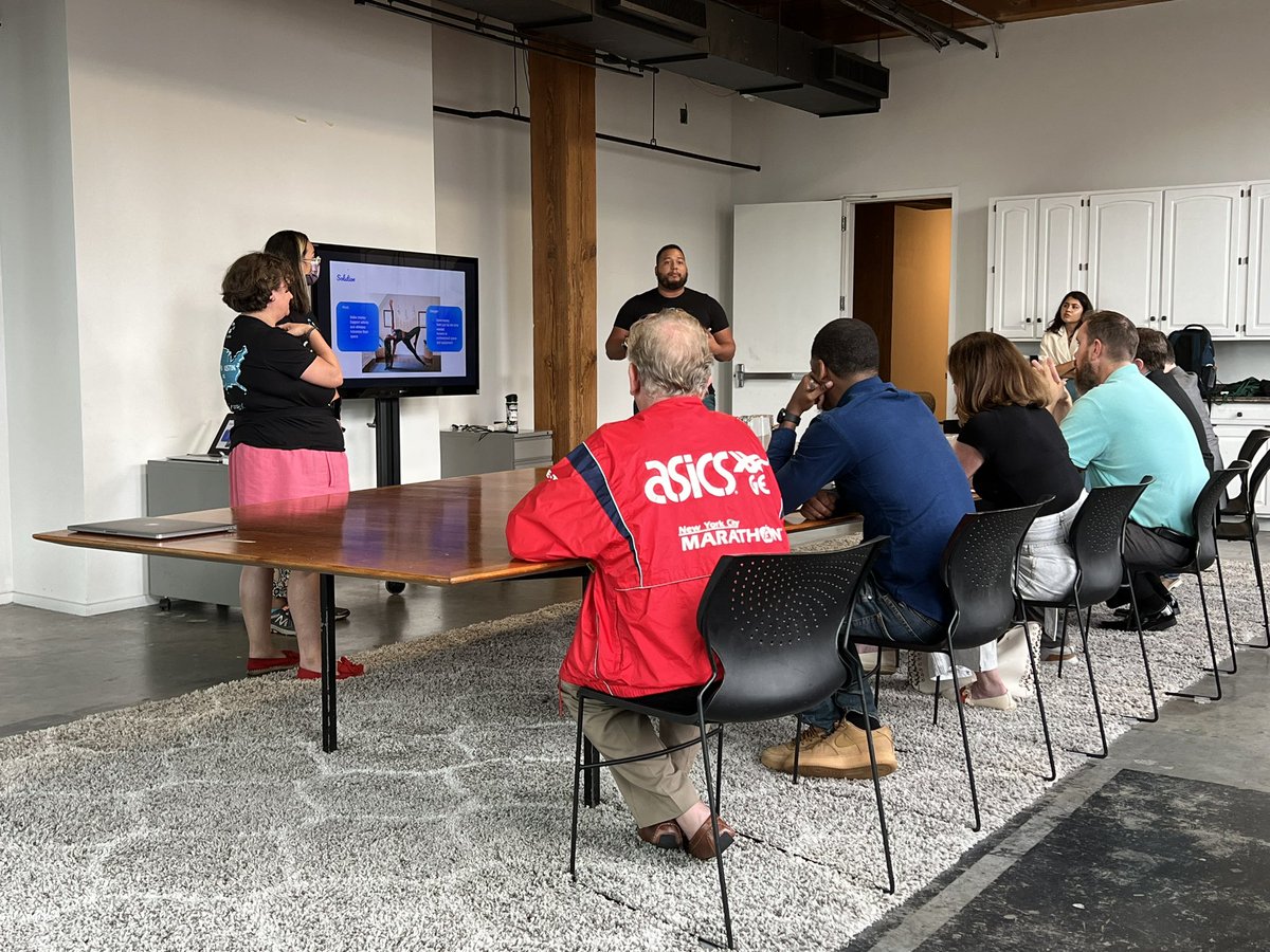 StartupBusFL's tweet image. Our first team to present: Stayges, which can be described as “AirBnB for creative spaces.” Need a space to record your TikToks, blogs, or podcasts, practice dance, rehearse your band or play? You need this! #StartupBus #ThinkInsideTheBus