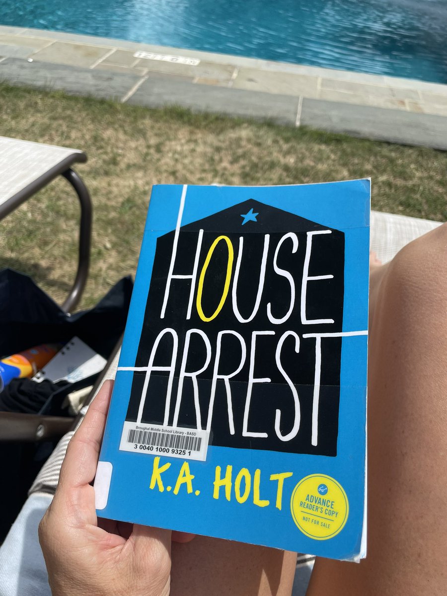 MsKeptner's tweet photo. A #BASDRelaxationList twofer! Read this sweet & meaningful novel by @karianneholt & cooled off w/my swimming companions. #weread @BASDBroughalMS #butterflyisSODIFFICULT #summerisnotoveryet #enjoyeverylastminute #ELAteachersinsummer https://t.co/DABYwwFUcC