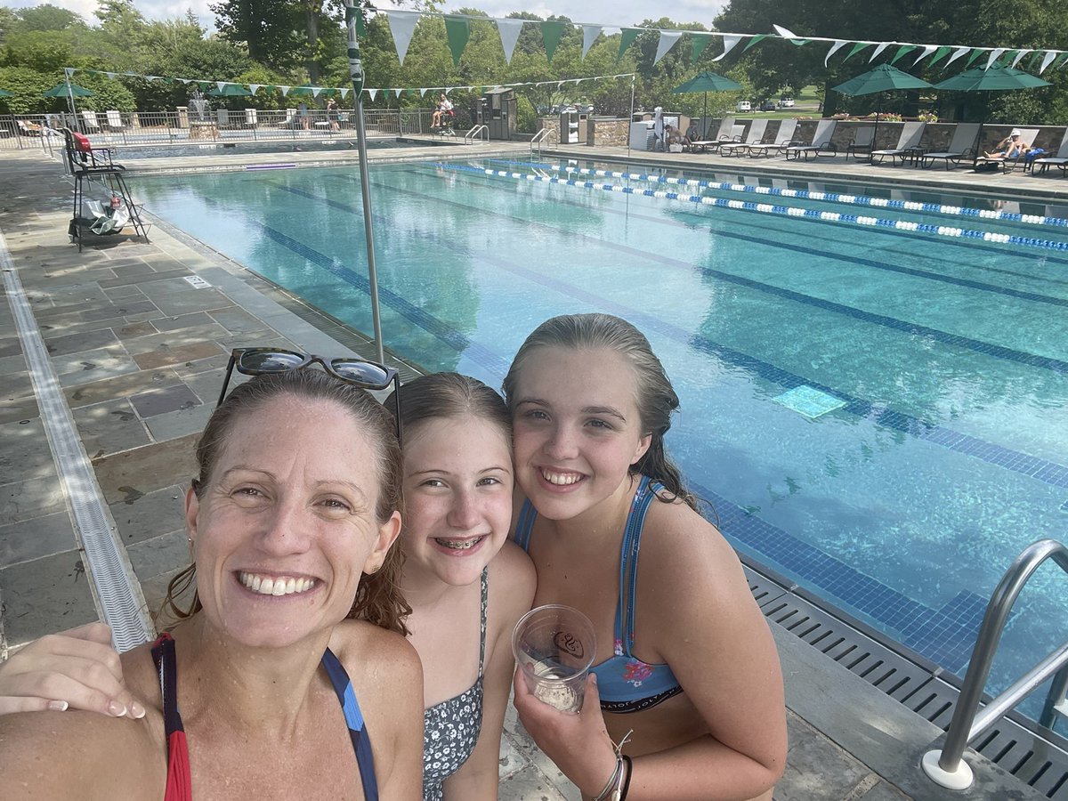 MsKeptner's tweet photo. A #BASDRelaxationList twofer! Read this sweet & meaningful novel by @karianneholt & cooled off w/my swimming companions. #weread @BASDBroughalMS #butterflyisSODIFFICULT #summerisnotoveryet #enjoyeverylastminute #ELAteachersinsummer https://t.co/DABYwwFUcC