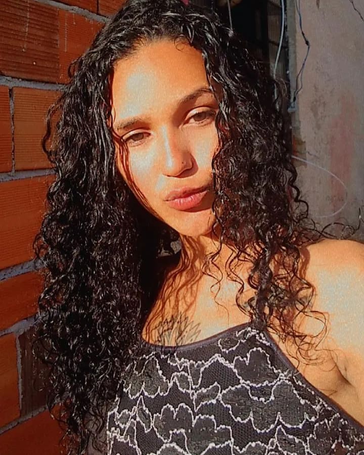 ju_reis2's tweet photo. bota a cara no sol mona. https://t.co/9zpbK1m18K