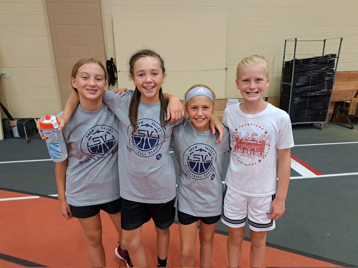 JSTEINO's tweet photo. SPECIAL WEEK @SnowValleyCamps
🏀Payton & 3 @AmesGirlsBB 1st camp!
🏀Payton was coached by @GPickup1 daughter Cari (coached w/ GP from '01-'04 @CDSabersBBball )
🏀Roomed w/ @CoachJonSchmitz (coached @IowaBCA Select Team in '08 w/ him)
🏀Coached 8 PHENOMENAL girls (KU Jayhawks) https://t.co/s72zeJH3KE
