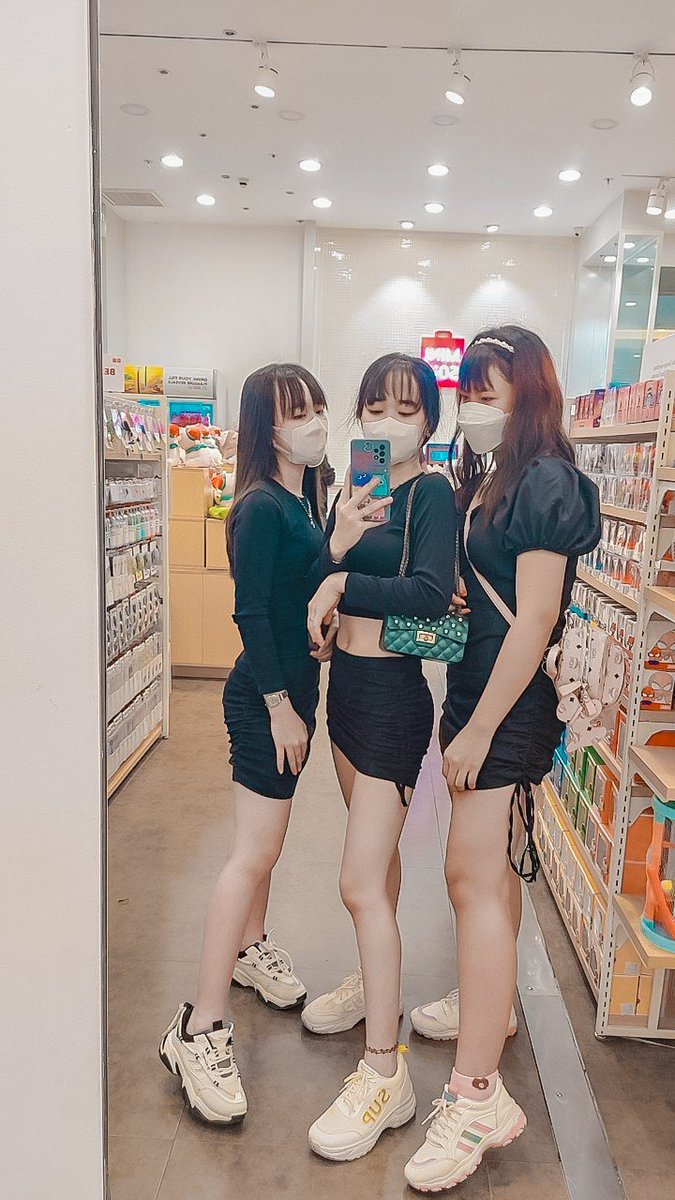 CuNgha16's tweet photo. Chỉ muốn đụ https://t.co/Cbk2MRxwU7