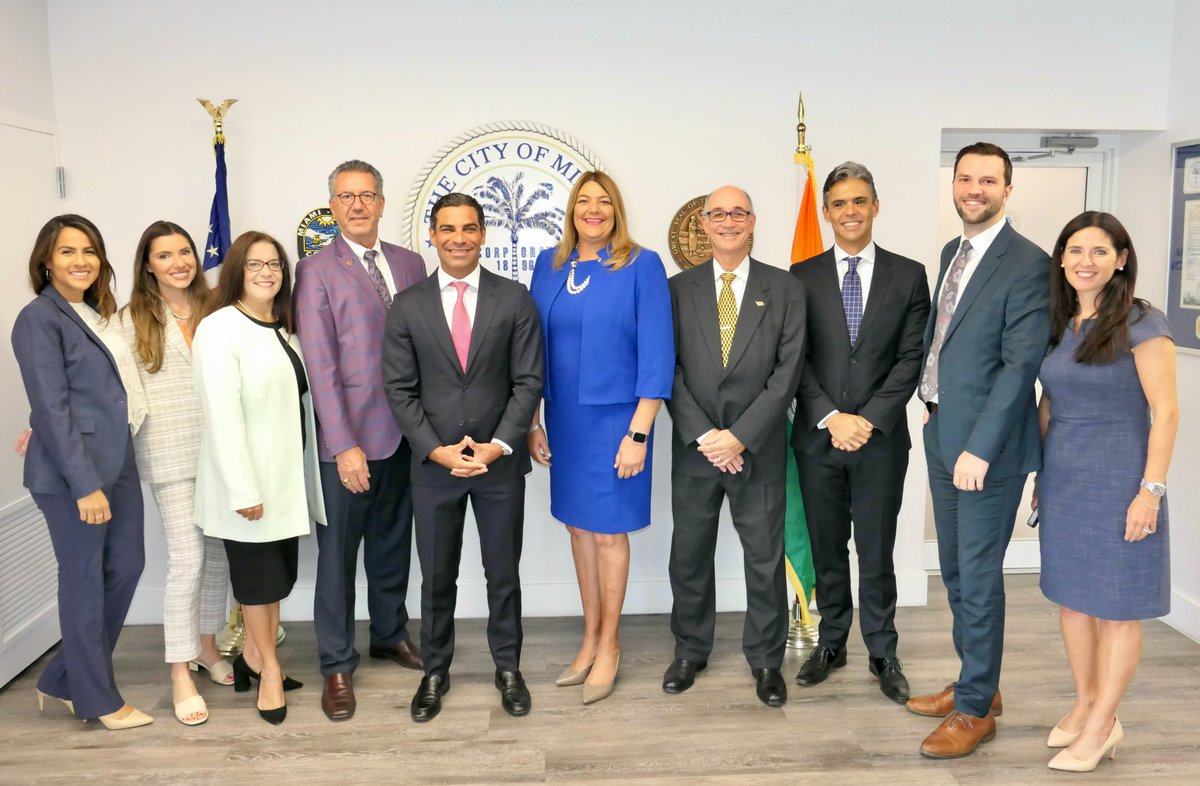 Today, @CityofMiami commission approved the @VentureMiami Scholarship Fund. In partnership w/ @MiamiFoundation & w/ the support of @univmiami, @FIU, @MDCollege, @FLMemorialUniv it will support those pursuing a bachelor's degree in STEM or identified in-demand fields. Details 👇