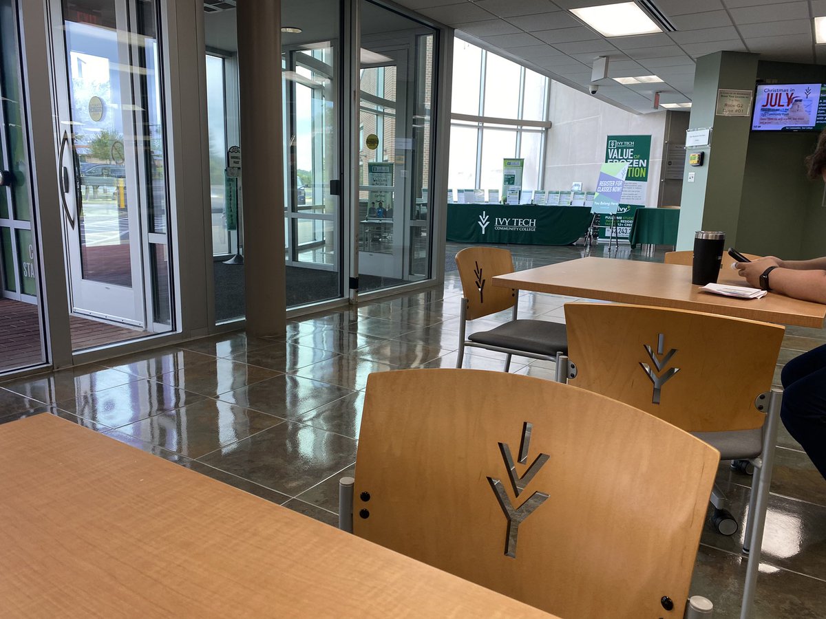 hduncan_23's tweet photo. Amazing day at the @IvyTechCC Sellersburg campus! So thankful for wonderful Circle of Ivy leaders like Stephanie and great team members like Jamie and John! https://t.co/rMSekbgeHm