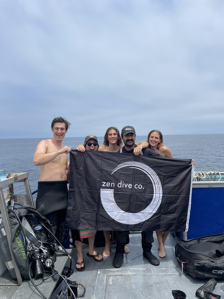 zendiveco's tweet photo. today’s #divereport from @CHISNPS aboard spectre dive boat!

we did 3 dives on anacapa island.
1. garden spot
2. landing cove
3. landing arch

warm-ish surface temps around 65° with a chilly thermocline around 60’ hovering @ 60°. 

~35’ of viz and relatively blue water. rad day! https://t.co/J9vU0ycveX