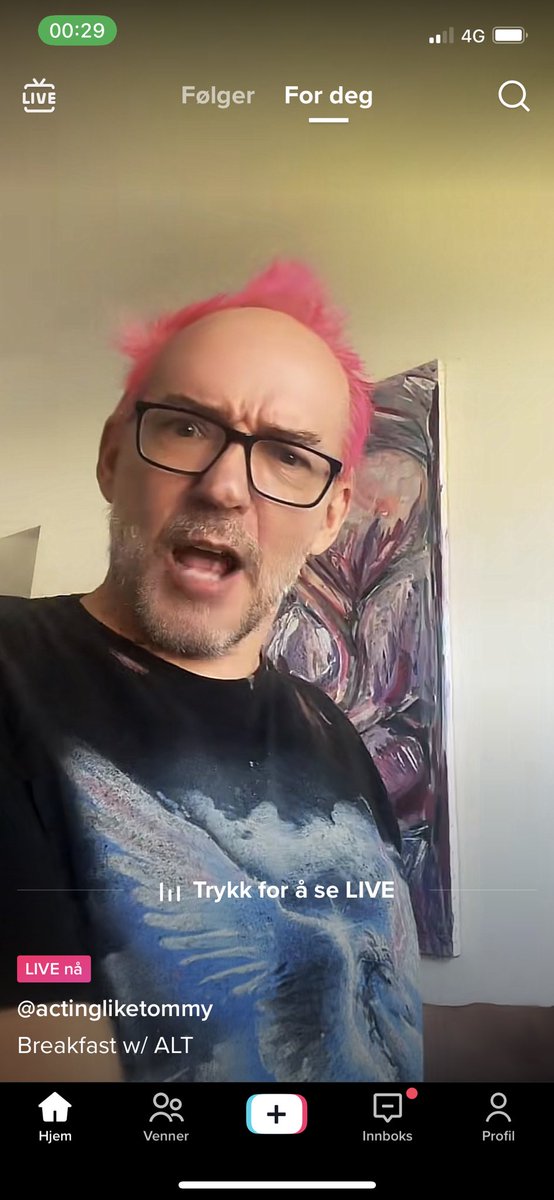 Lexyonzz's tweet image. What is this pink hairy man doing