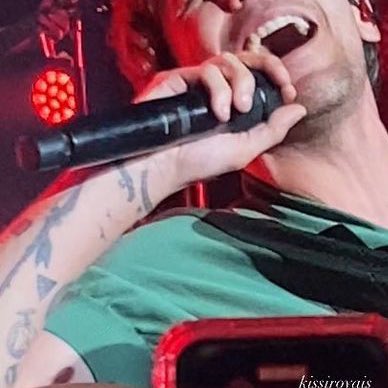 louis tomlinson details tweet media