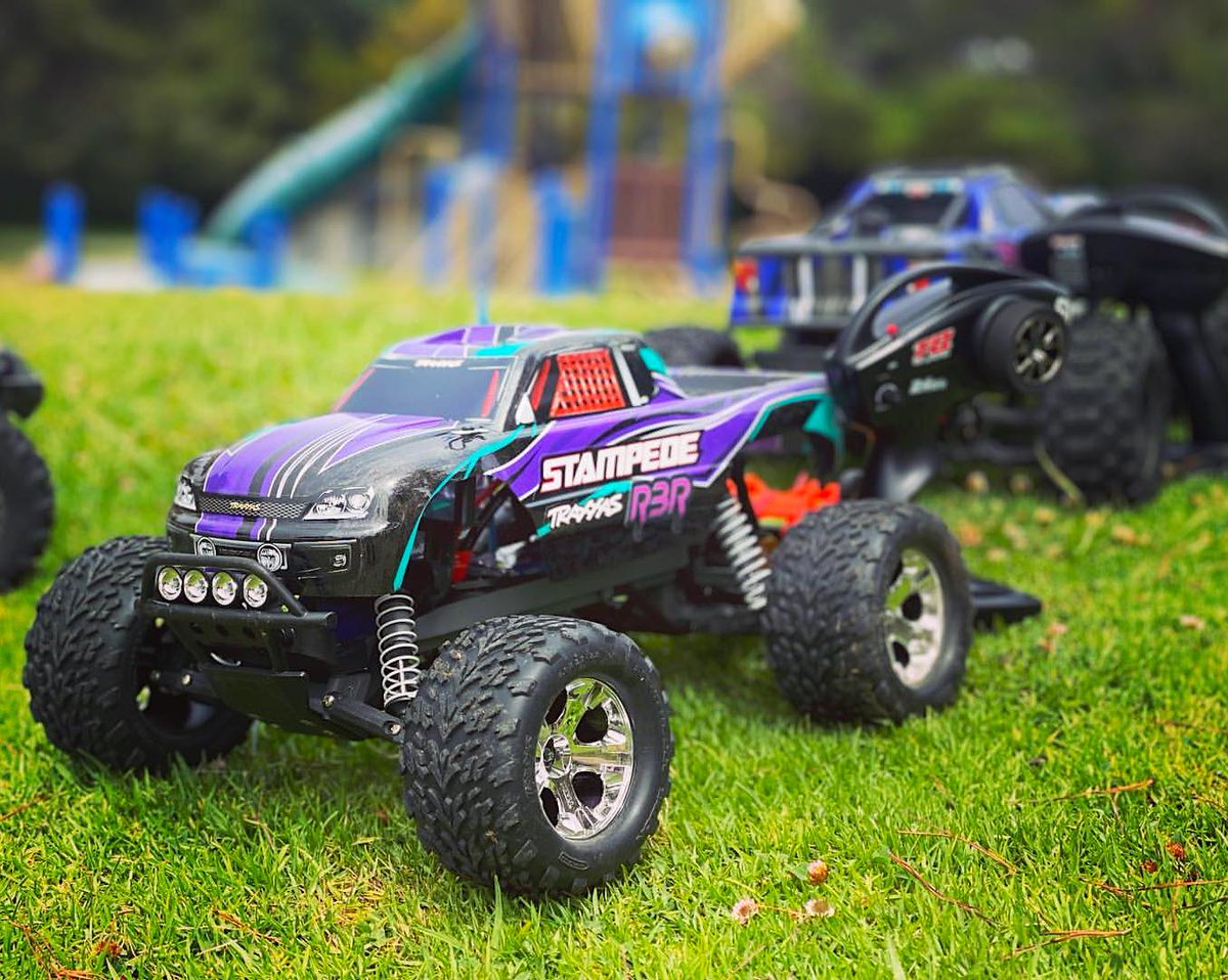 Traxxas's tweet photo. New to #RC?? Go Stampede —> https://t.co/B5ivrz5Rkp 💜
Plus that new purple with #Traxxas LED lighting is pretty hard to resist!! 🤤

[[Model # 36054-61]] #TraxxasStampede
[Part # 3694] #TraxxasLED 
#FastestNameInRadioControl
#TraxxasFanPhoto 📸: redbanditracing https://t.co/J2VbbeQ1hU